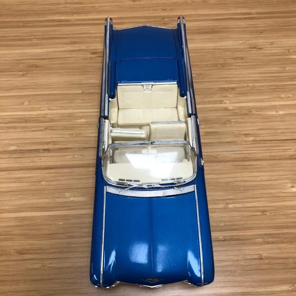 Cadillac Eldorado Diecast Model Car Blue 1959 Convertible Classic Collectible